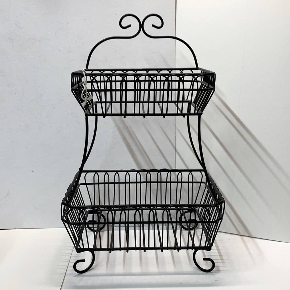 NWOT Black Metal snack Basket